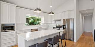 Mid-Century Modern Three Bedroom in Happy Valley! Mid-Century Modern Three Bedroom in Happy Valley! Gallery 9
