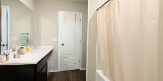 Welcome Home to Comfort and Convenience in Newcastle! Gallery 9