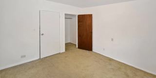 Inviting 4 Bed, 2 Bath in GU District! (GU Off-Campus Housing - Preleasing for June 2026) Gallery 8