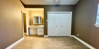 Spacious 3 Bedroom, 2 Bath Home Close to Restaurants & Shopping Centers Gallery 10