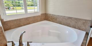 108 GOLFVIEW COURT Gallery 32
