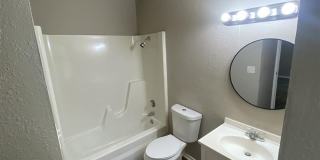 Very Large 2/2.5 Townhome with covered parking Gallery 20