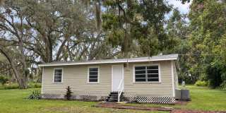 GORGEOUS 4BR/1BA Zephyrhills Country Home w/ HUGE Yard! Gallery 1