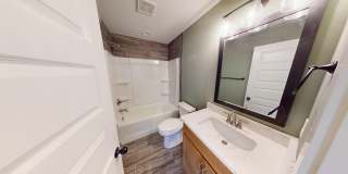 Beautifully Upgraded Home with Large Eat-In Kitchen And Spacious Primary Suite Gallery 20