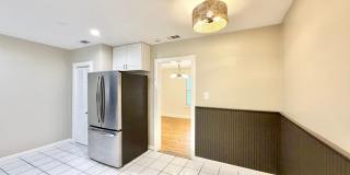 3/2 Duplex Conveniently Situated in an Established Neighborhood! Gallery 12