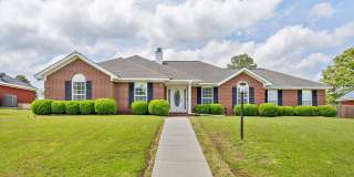 WELCOME TO REMINGTON ESTATES - AND A POOL! Gallery 1