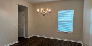 Bright-Sunny 4 Bedroom, 2.5 Bathroom Home - Mooresville Graded Schools - Fresh Paint - Fenced Yard - Community Pool Gallery 4
