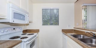 Spring Lakes Apartment Homes Gallery 31