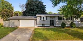 4 beds/2baths in Bettendorf, IA Gallery 1