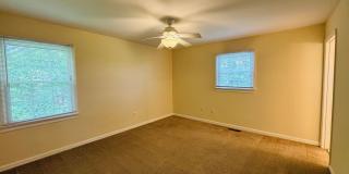 4 Bedroom, 2.5 Bath Townhouse Gallery 16