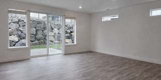 $1000 OFF YOUR 1ST MONTHS RENT! BRAND NEW TOWNHOME IN THE DESIRABLE SOUTHRIDGE AREA! Gallery 7