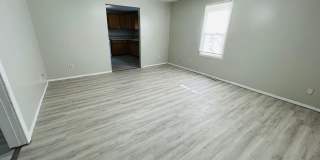 For Rent: 1213 W 17th St. 2 bedroom 1 bathroom Home! Nice porch! Nice back yard! New flooring! Washer & dryer hookups! Gallery 5