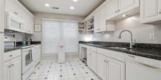 351 Pender Court Gallery 12