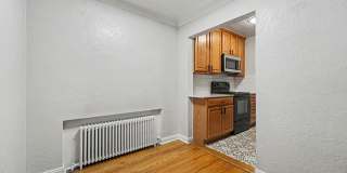 Bright Updated 2-Bed Condo with Vintage Charm Near Wash Park & Cherry Creek Gallery 20