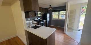 Newly updated 2 Bedroom Townhouse in quite neighborhood Gallery 1