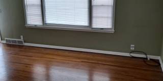 3 bed 2 bath 1 car garage, with fenced in backyard right in Aksarben! Gallery 6