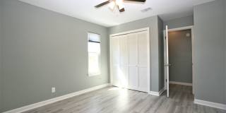 Beautifully updated 1 bedroom apartment within walking distance to the beach! Gallery 15