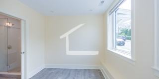 Brand New 3,500 Sq. Ft. Luxury Townhouse in Oak Square w Built In Garage! 1st & Security Only, Laundry In Unit Gallery 12