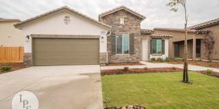 2022 South/East Fresno Home, 4BR/2BA - Lots of Amenities! Gallery 30