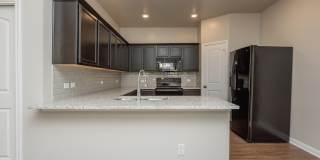 Beautifully designed and thoughtfully maintained duplex Gallery 12