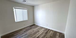Beautiful Remodeled 3 bed, 2 bath home in convenient El Mirage neighborhood! Gallery 16