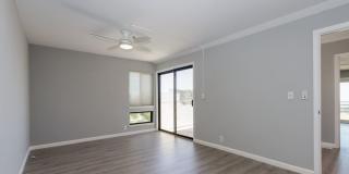 2BR/2.5BA Townhouse with Bay Views + 3 Decks | 2-Car Garage | San Carlos | YouTube Tour Gallery 35