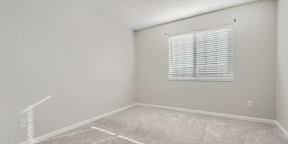 2 Bed, 2 Bath Condo in Aurora! Gallery 17