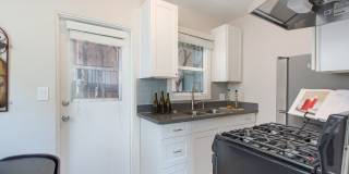 Must See! Amazing Studio in Hillcrest - Character GALORE Gallery 1