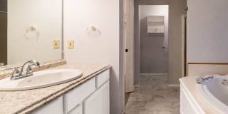 Spacious 3BD/2BTH In Yukon Gallery 20