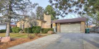 4 Bedroom / 3 Bath Home in Sandy! Gallery 1