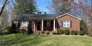 Brick Cottage Close to Downtown and Blacksburg Golf Course Gallery 1
