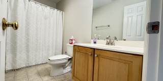 17 Glenwood Avenue Gallery 16