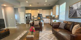 Great, modern 2 bedroom 2.5 bath available in South Austin! Gallery 5