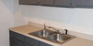 BEAUTIFUL HOME LOCATED CLOSE TO EVERYTHING WITH GARAGE! Gallery 3