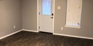 702 1/2 N Cleveland Ave Gallery 2