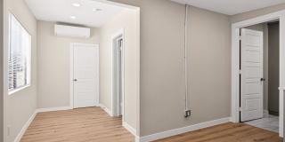 631 E Mistletoe Gallery 23