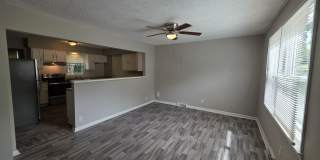 Spacious 4 Bed / 2.5 Bath Home with 2 Living Areas Gallery 3