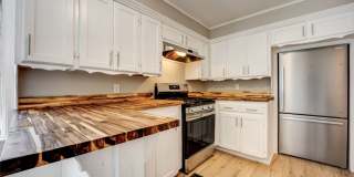 FREE MONTH RENT! Freshly Updated 3 Bedroom House Gallery 6