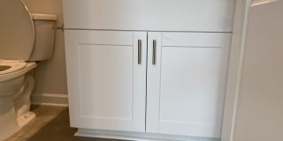 Room in 4 Bedroom Home at Tears Ln Gallery 19