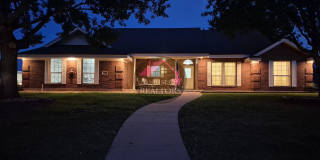 Spacious 4 bedroom home! Gallery 14