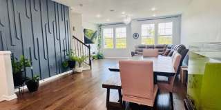 Spacious 3 BR+ Den House in North Brunswick Gallery 1