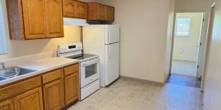 Updated 3-bedroom, 1 bath triplex in Springfield! Gallery 16