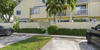 6375 Riverwalk Lane Gallery 4