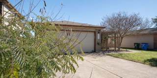 Delightful & Convenient 3 Bedroom, 2 Bath Home in Pflugerville Gallery 3