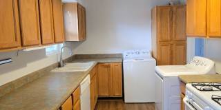 3 Bedroom, 1 Bathroom Home! Schedule a Showing Soon! Gallery 4