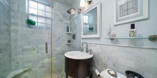 Downtown Cottage- Fully Furnished Gallery 12