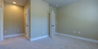 Quiet Apartment 2 Miles from Campus! Gallery 41