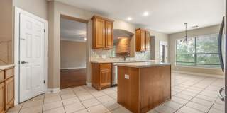 Spacious 2 Story 5 Bedroom , 4 full bathrooms located in Stone Oak! Spacious 2 Story 5 Bedroom , 4 full bathrooms located in Stone Oak! Gallery 13