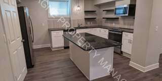 920 Ward Parkway Gallery 33