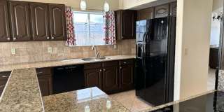 ****NOW AVAILABLE*** Bed 2 Bath with SPARKLING POOL near 40th St & Chandler Blvd ***Kyrene Schools*** Gallery 6